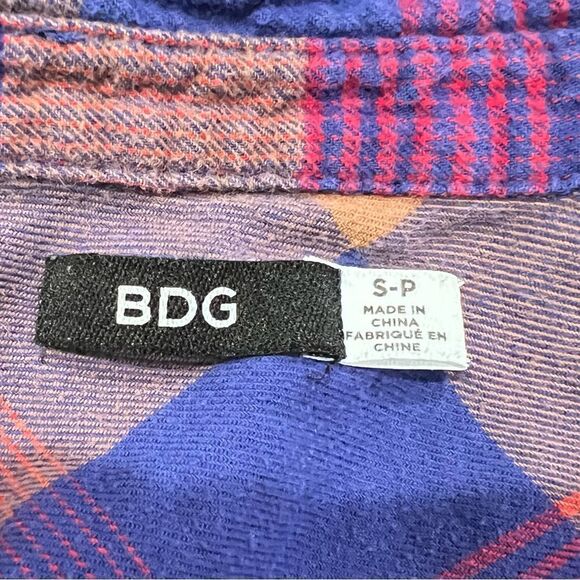 Urban Outfitters BDG Plaid Button Up Shirt Women’s Small - Picture 2 of 5